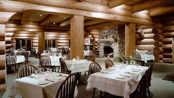 Breakfast, lunch, dinner served; Regional cuisine, al fresco dining