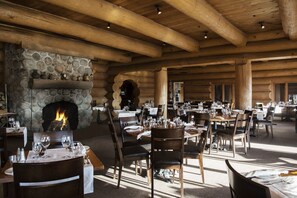 Daily buffet breakfast for a fee - Hôtel Sacacomie (Saint-Alexis-des-Monts)