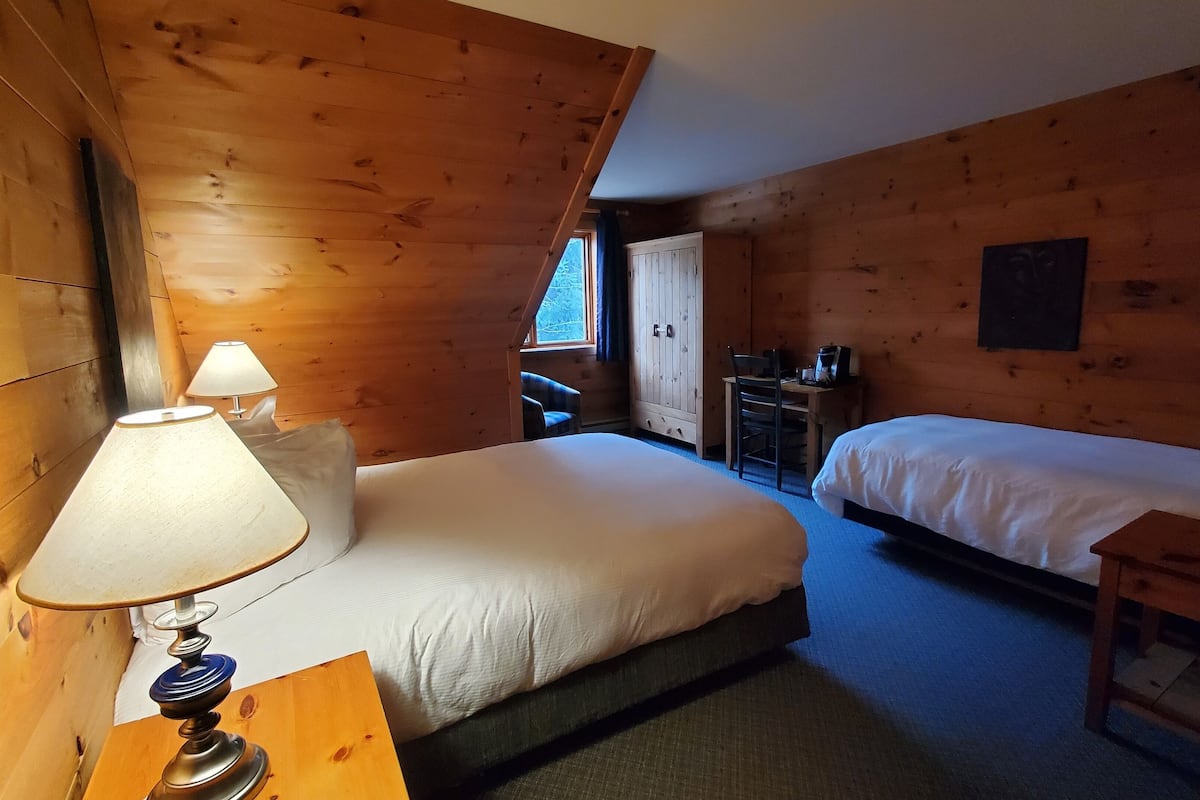 standard room, 1 bedroom | premium bedding, pillow-top beds, desk, blackout curtains