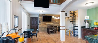 Super 8 by Wyndham Kingsport