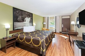 Zimmersafe, Schreibtisch, Bügeleisen/Bügelbrett, kostenlose Babybetten