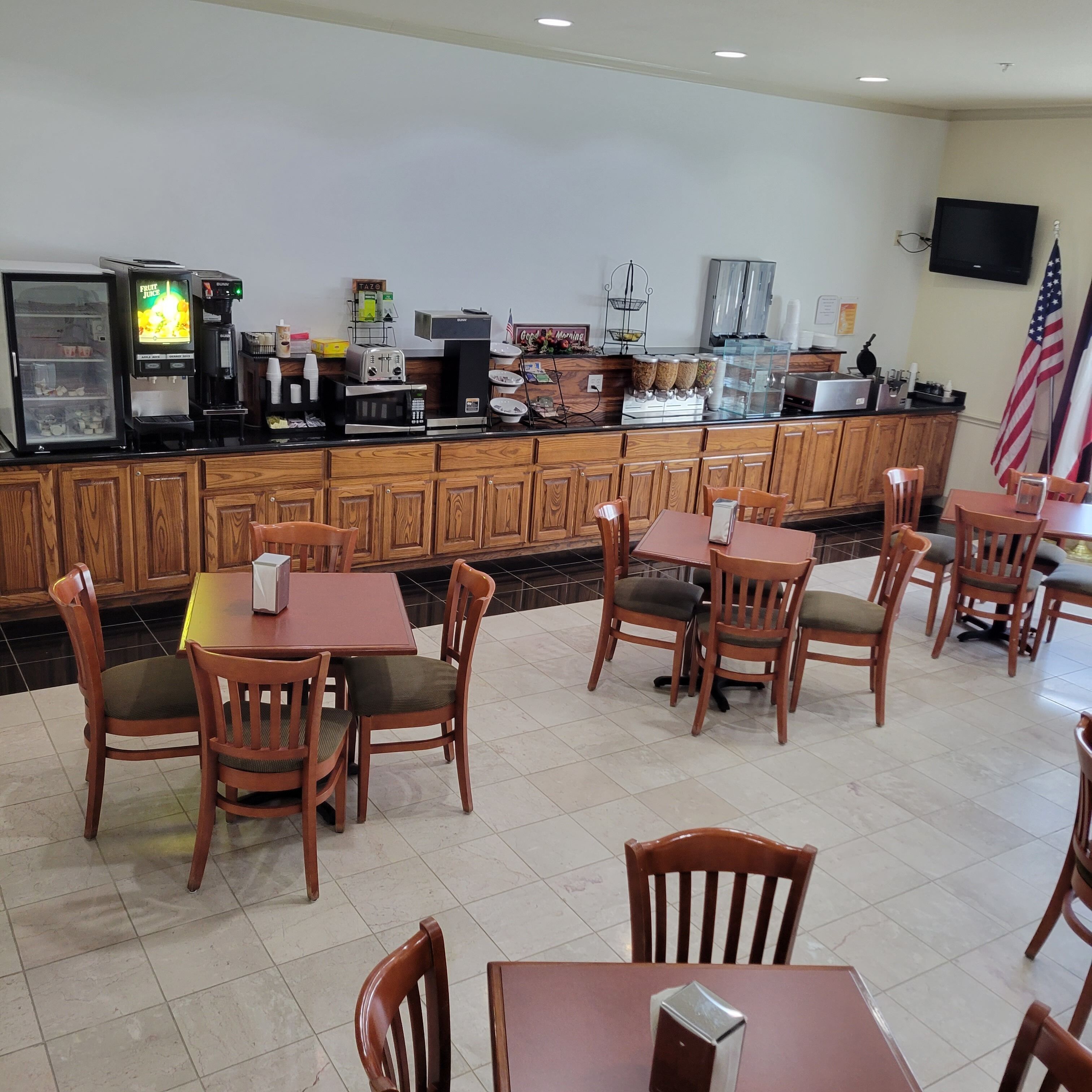 free daily full breakfast