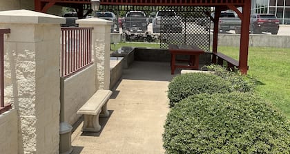 Budget Host Inn & Suites