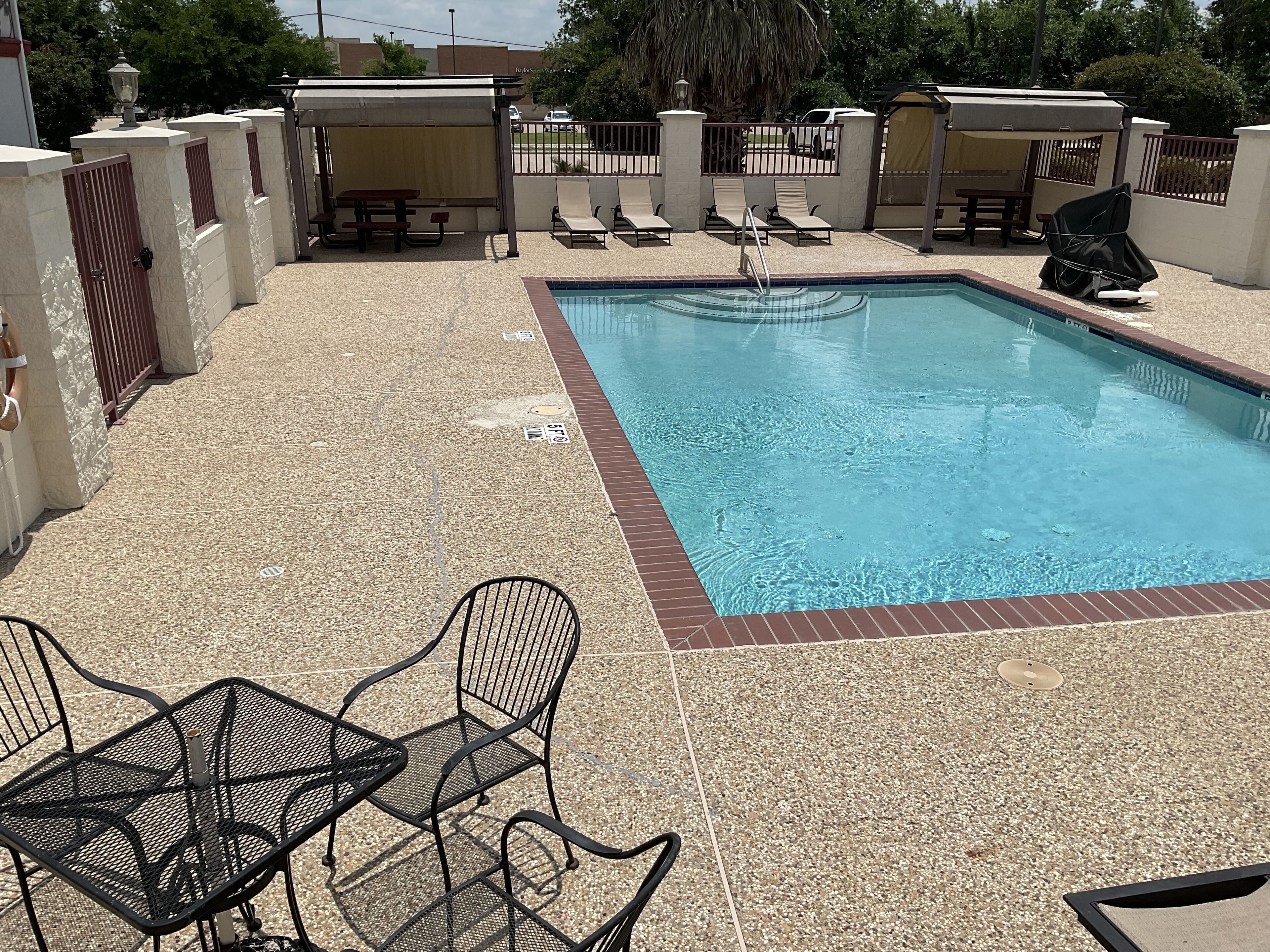 屋外プール、サンラウンジャー