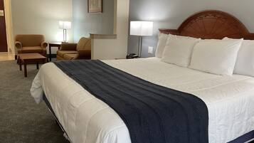 Superior Suite, 1 King Bed with Sofa bed, Accessible | Desk, soundproofing, iron/ironing board, free WiFi