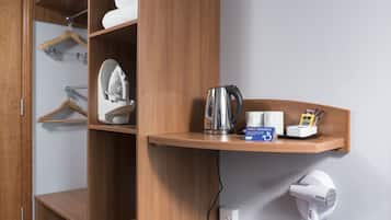 Ropa de cama de alta calidad y escritorio