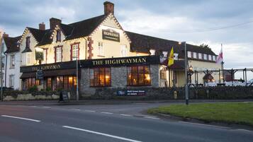 Mặt tiền nơi lưu trú