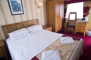 Double Room | Blackout drapes, iron/ironing board, free WiFi, bed sheets