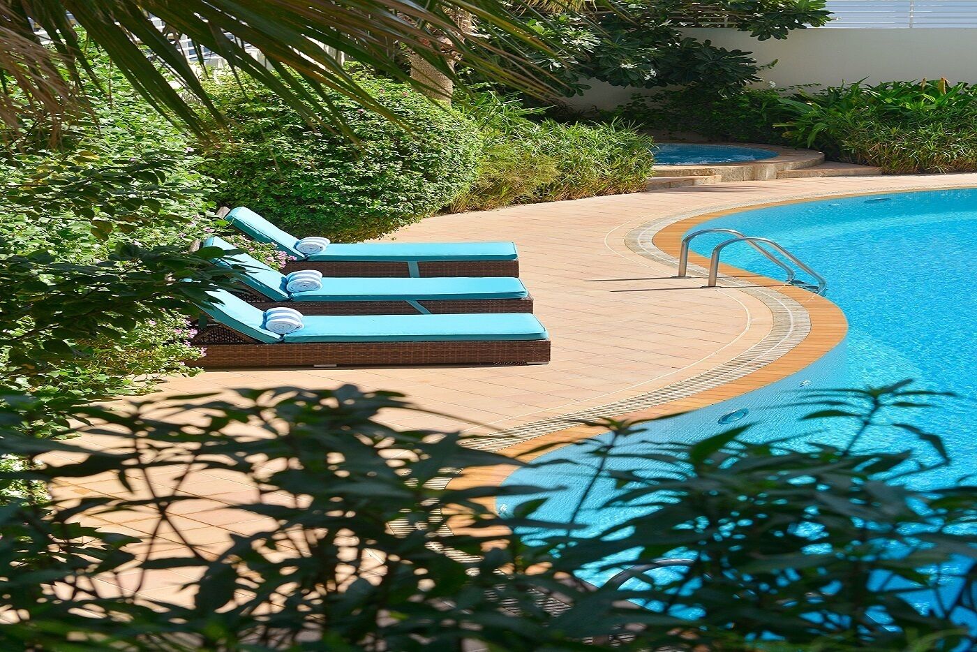 حمام سباحة