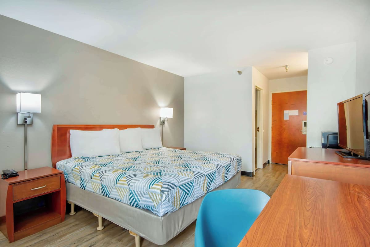 Desk, blackout drapes, iron/ironing board, free WiFi