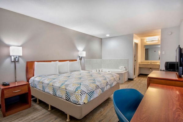 Desk, blackout curtains, iron/ironing board, free WiFi - Motel 6 Abbeville, LA (Abbeville)