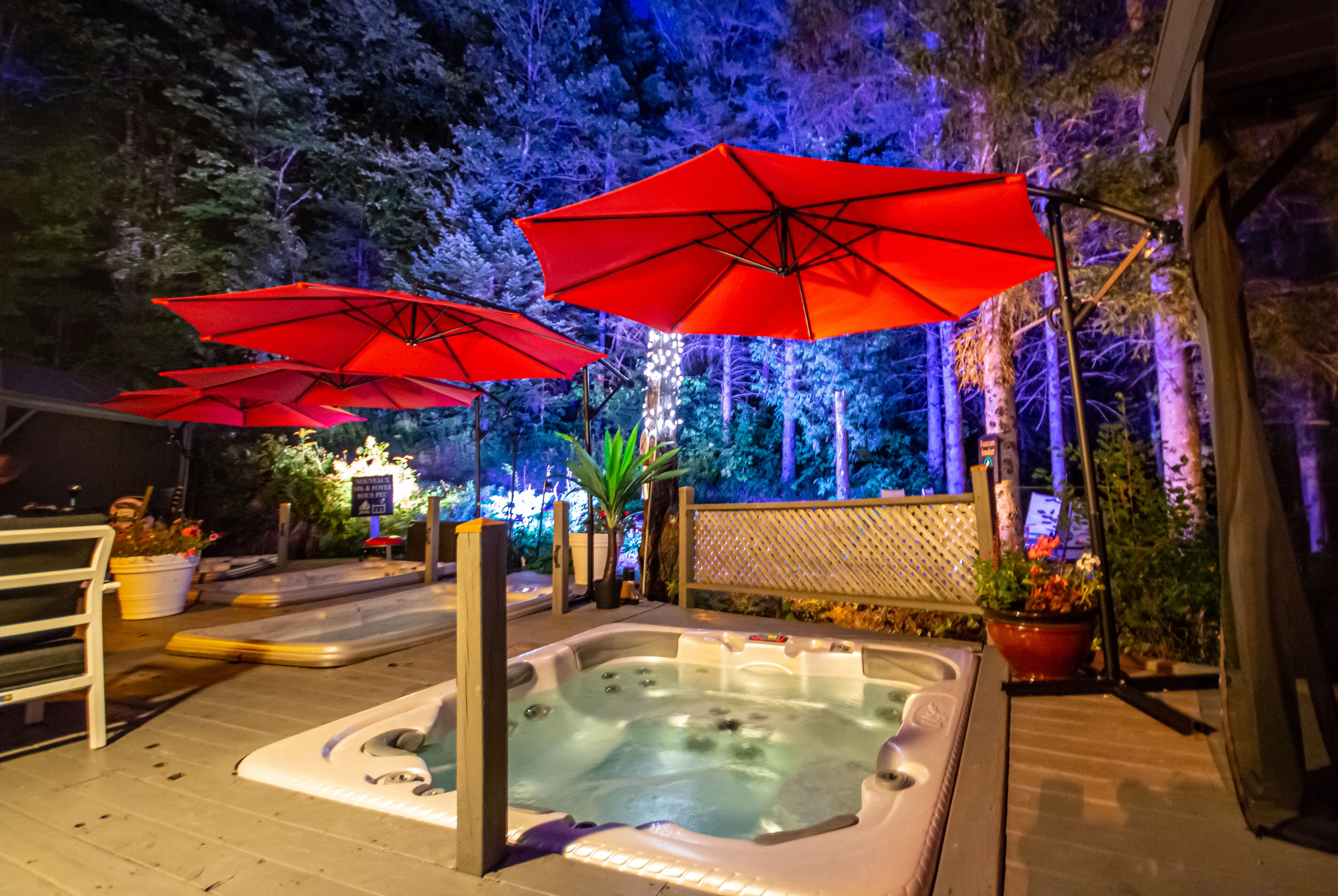 Tina de hidromasaje al aire libre