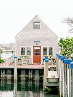 Two Bedroom Cottage - Pawana (Pet Friendly) | Terrace/patio