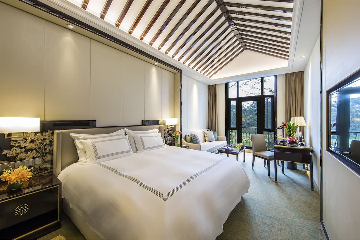 Premium bedding, down duvets, minibar, in-room safe