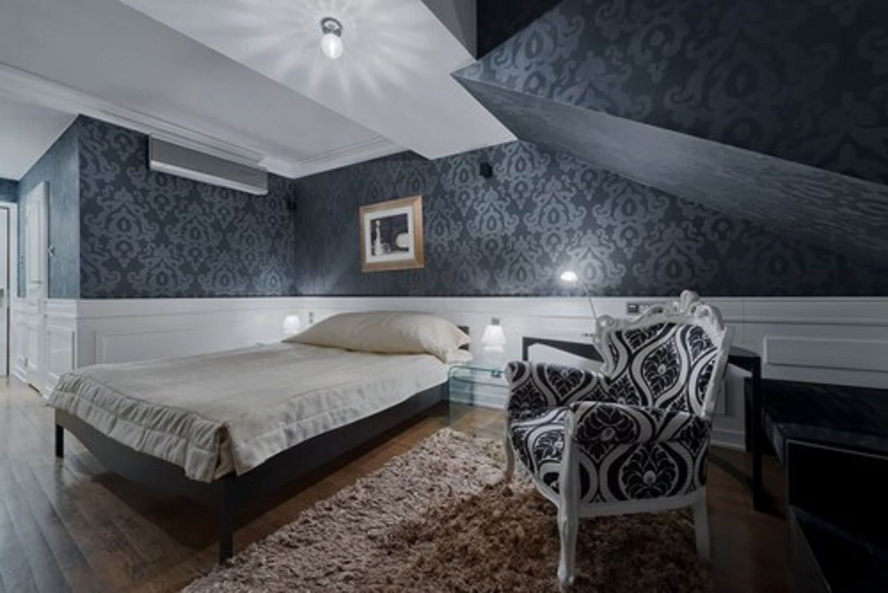 standard double room | 1 bedroom, hypo-allergenic bedding, minibar, in-room safe