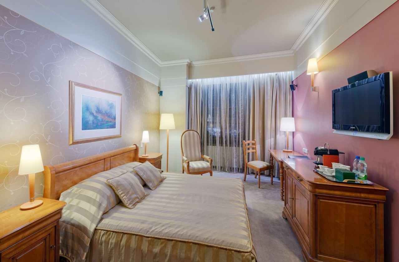 Standaard tweepersoonskamer | Hypoallergeen beddengoed, een minibar, een kluis op de kamer