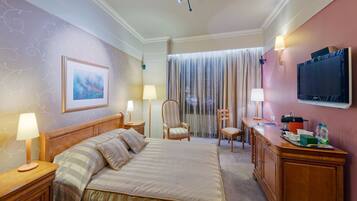 Standaard tweepersoonskamer | Hypoallergeen beddengoed, een minibar, een kluis op de kamer