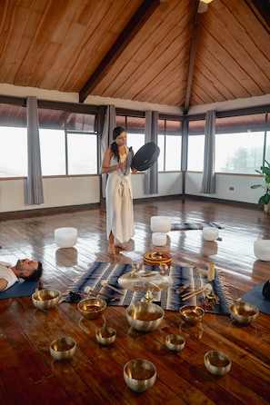 Yoga - Villa Blanca Cloud Forest Hotel + Retreat (Ángeles)
