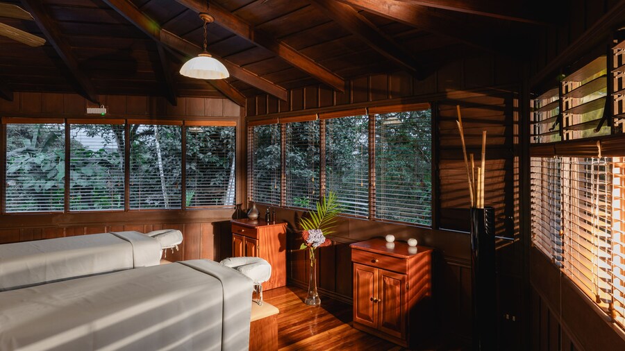 Villa Blanca Cloud Forest Hotel + Retreat