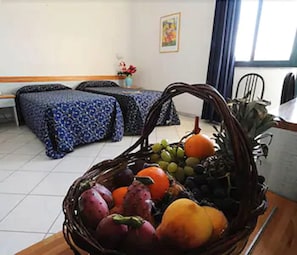 Chambre Double | Minibar, coffres-forts dans les chambres, décoration personnalisée