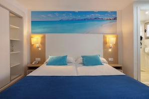 1 bedroom, desk, laptop workspace, free WiFi