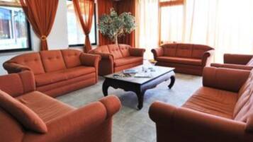 Sala de estar en el lobby