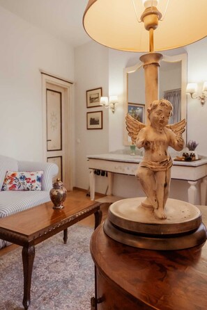 Junior Studio Suite | Premium bedding, down duvets, minibar, free WiFi - Great Greece Le Convivial Suites (Xylokastro-Evrostina)