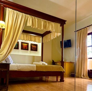 Deluxe Double Room | Premium bedding, down duvets, minibar, free WiFi - Great Greece Le Convivial Suites (Xylokastro-Evrostina)