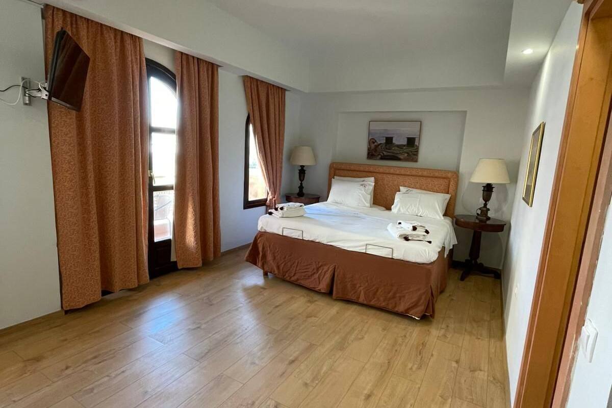 高級雙人房 | 高級寢具、羽絨被、迷你吧、免費無線上網