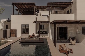 Signature Suite Private Pool & Sea View | Egyptian cotton sheets, premium bedding, down duvets, pillow-top beds - Ananea Mykonos - Adults Only  (Mykonos)