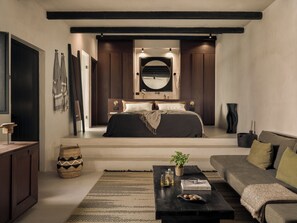 Junior Suite Private Pool & Sea View | Egyptinpuuvillaiset lakanat, ylelliset vuodevaatteet, untuvapeitot