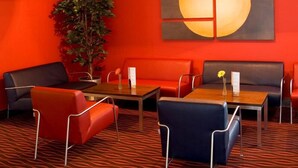 Lobby-lounge