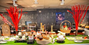 Daily buffet breakfast (THB 250 per person) - Le Fenix Sukhumvit (Bangkok)