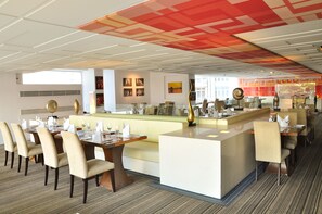 Lunch and dinner served