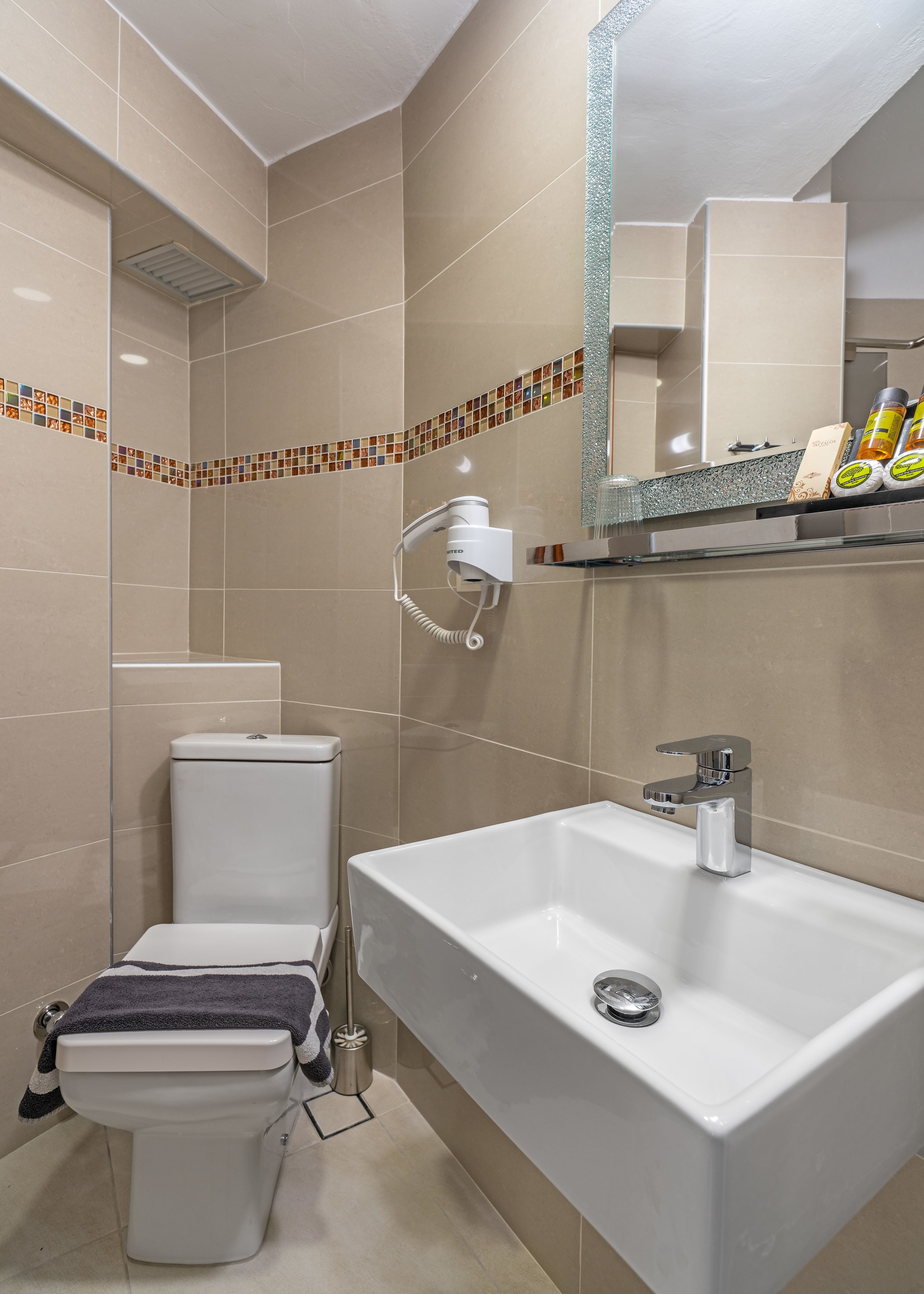 single room | bathroom | shower, eco-friendly toiletries, hair dryer, slippers