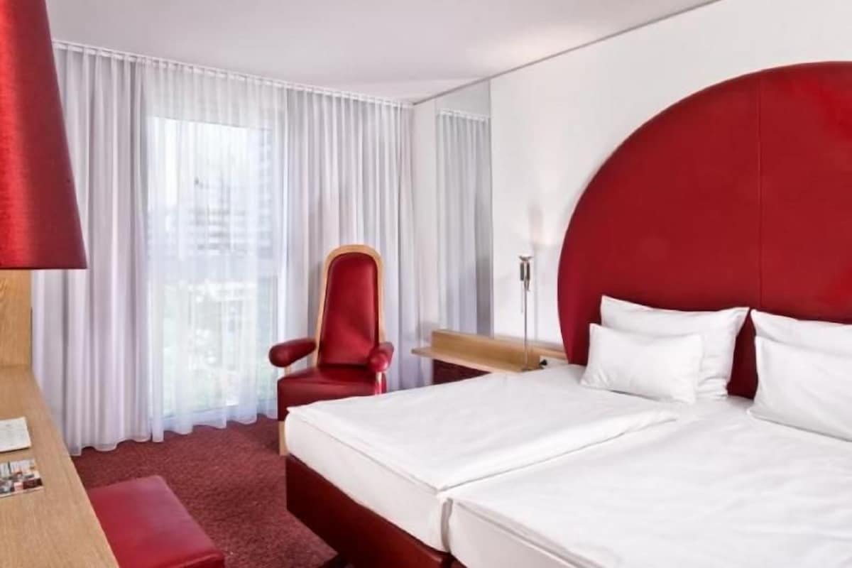 In-room safe, desk, blackout drapes, soundproofing