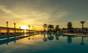 Indoor pool, 2 outdoor pools, sun loungers