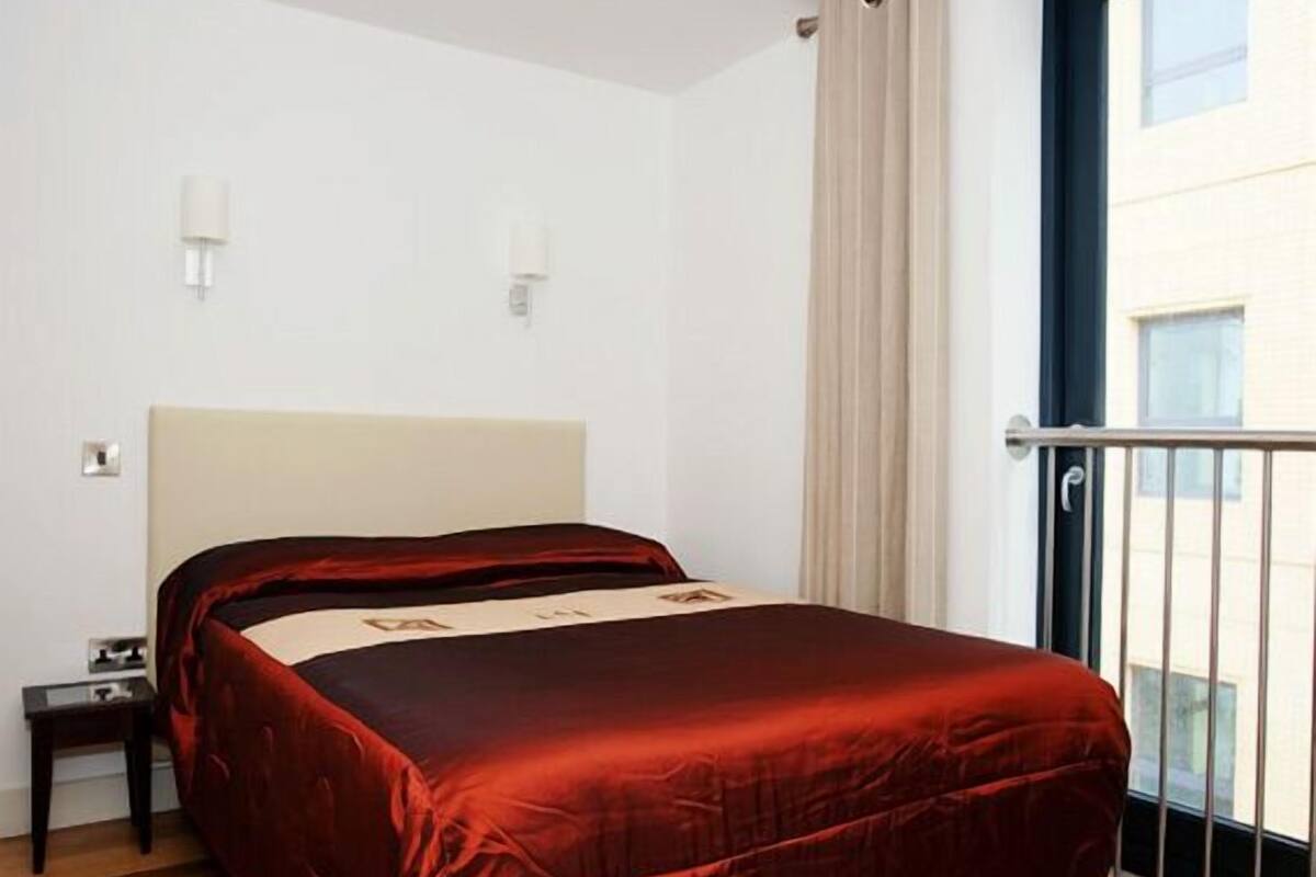 Apartment sleeps two-four | In-room safe, iron/ironing board, WiFi (free)