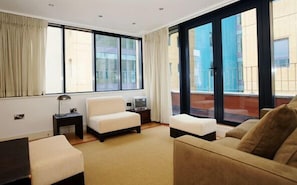 Apartment sleeps four-six | Living area