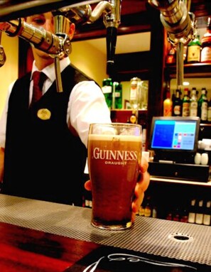 Bar (on property) - Corr's Corner Hotel (Newtownabbey)