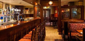 Bar (on property) - Corr's Corner Hotel (Newtownabbey)