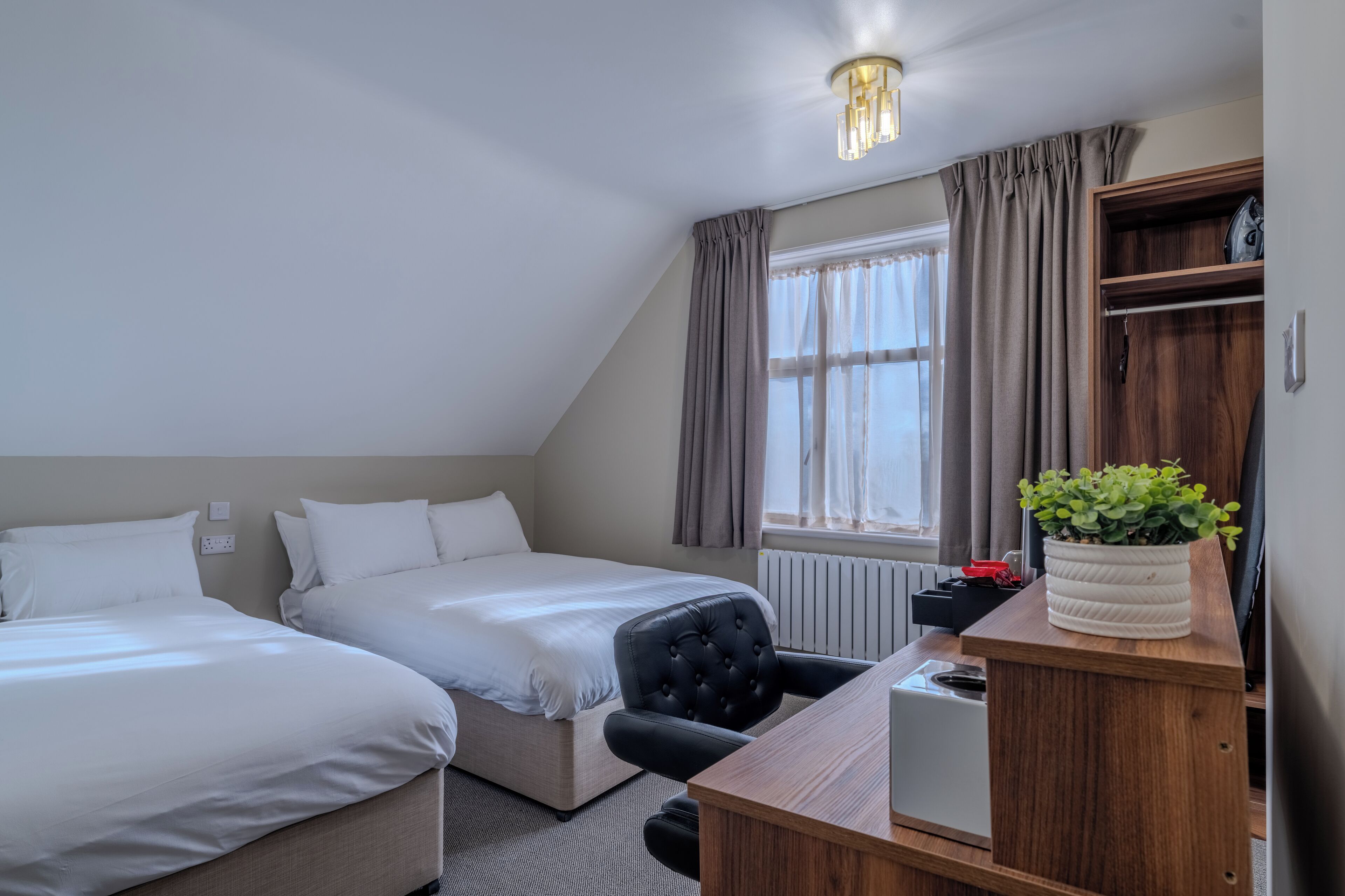 家庭开间套房 | 1 多间卧室、办公桌、熨斗/熨衣板、免费 WiFi