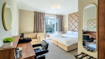 Executive Room, River View | 1 bedroom, memory foam beds, desk, laptop workspace