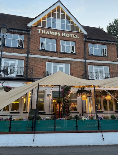 Uno Thames Hotel Maidenhead -Reopened Brand New Again -FREE PARKING
