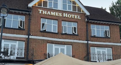 Uno Thames Hotel Maidenhead -Reopened Brand New Again -FREE PARKING