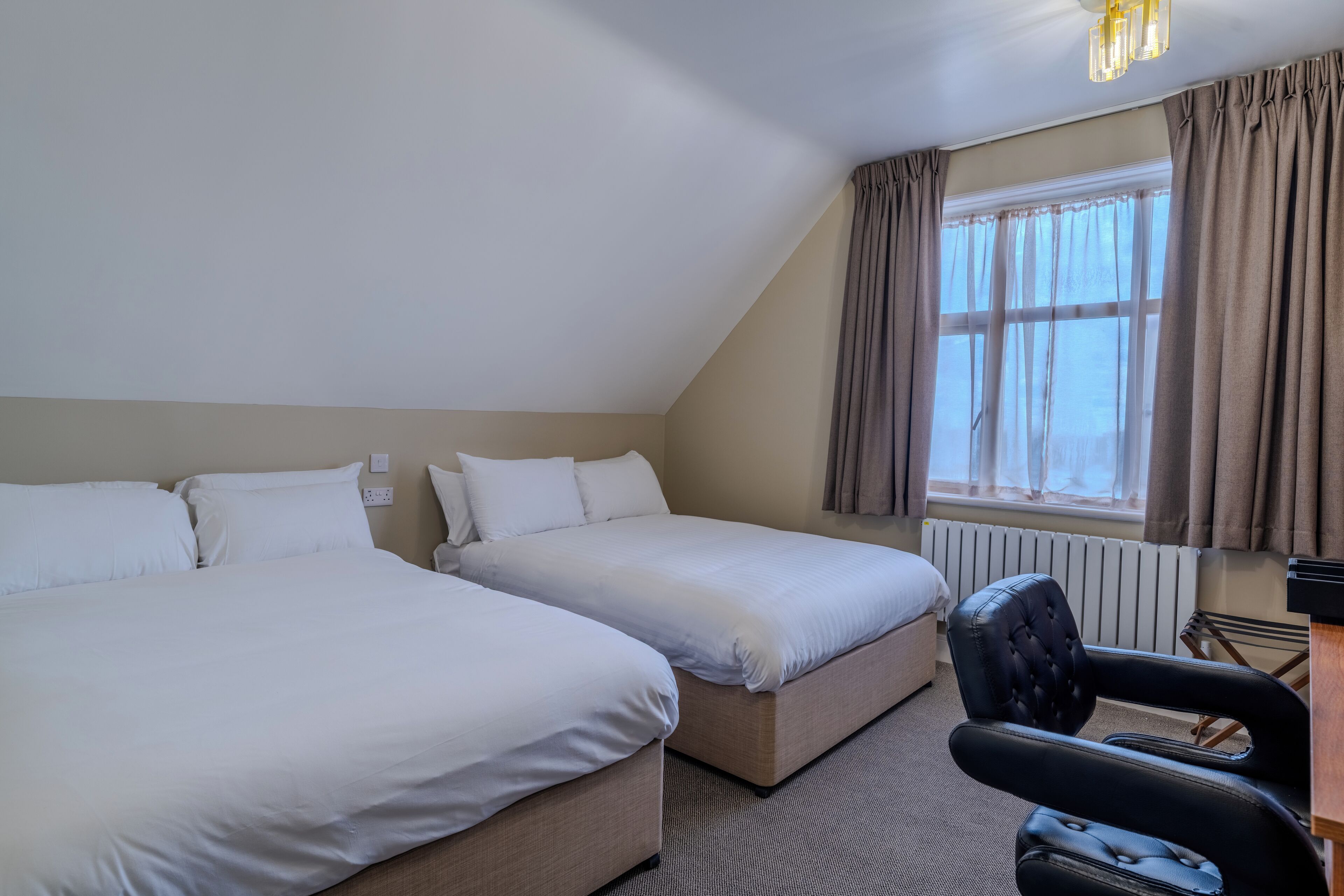 Familie-studiosuite | 1 soverom, skrivebord, strykejern/-brett og wi-fi (inkludert)