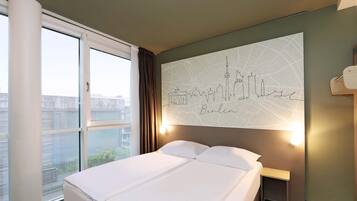 Soundproofing, free WiFi, bed sheets