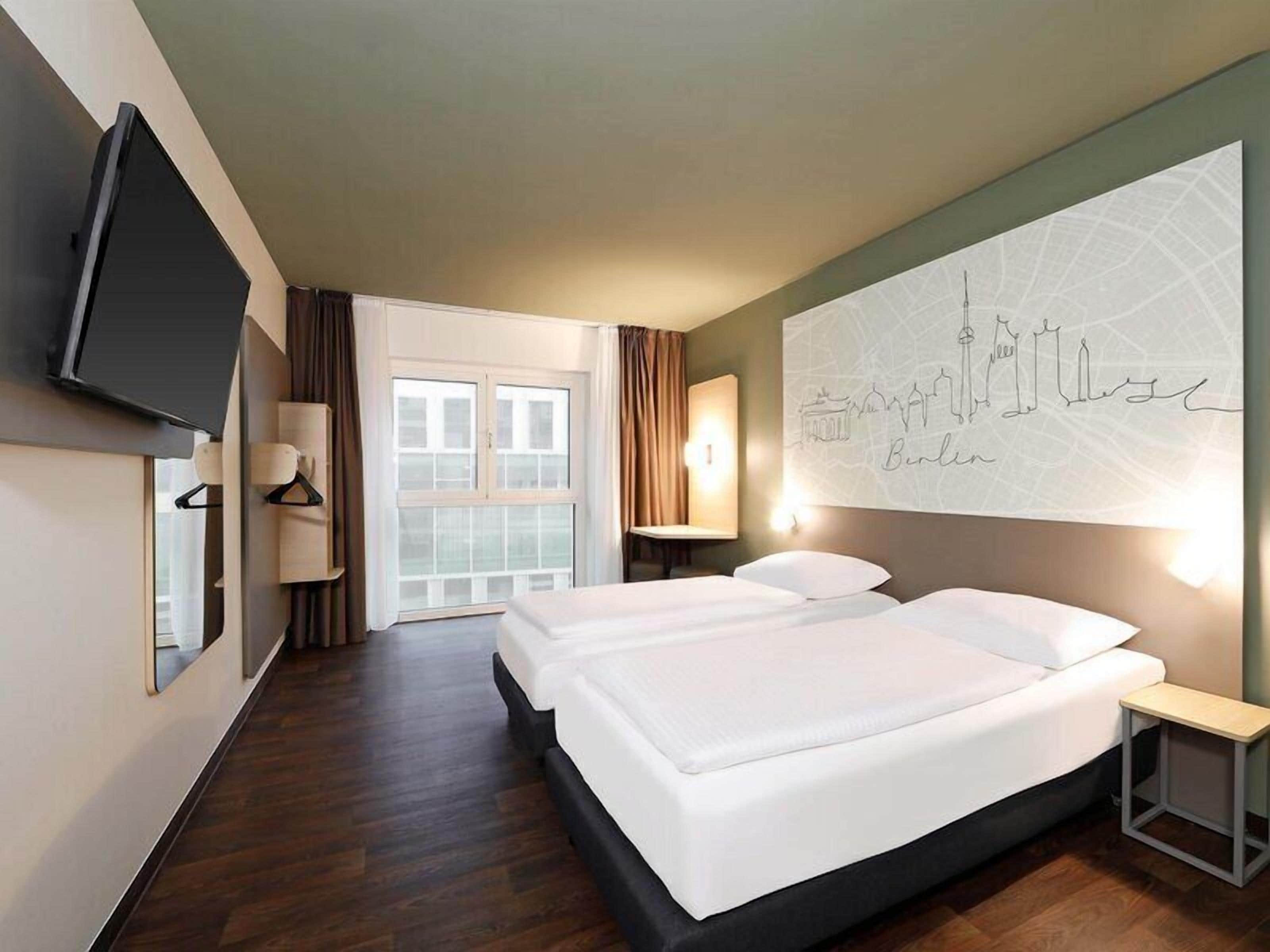 Soundproofing, free WiFi, bed sheets