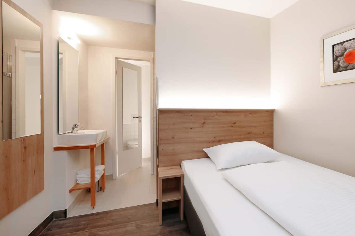 Enkeltrom | Lydisolert, wi-fi (inkludert) og sengetøy