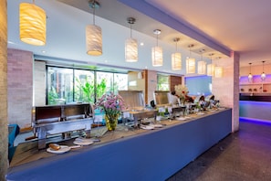 Daily buffet breakfast (THB 450 per person)